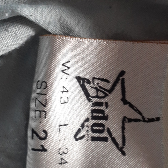 Womens LA Idol Jeans. 42”/32” like new - Picture 5 of 6